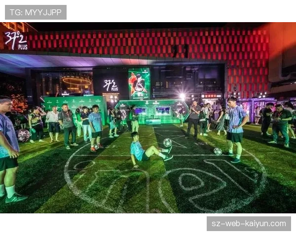 欧冠冠军奖杯开启亚洲巡展，首站东京设青少年VR点球体验区